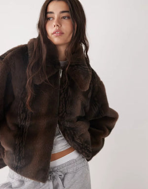 Monki-Short-Faux-Fur-Jacket-Brown