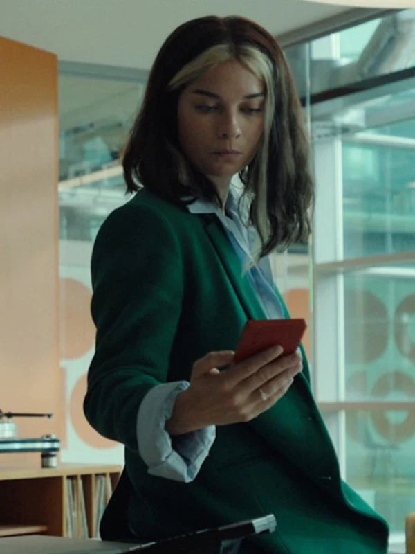 Annie Murphy Black Mirror S06 Green Blazer

