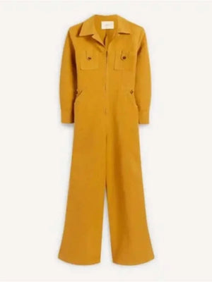 Black Mirror S06 Salma Hayek Yellow Jumpsuit
