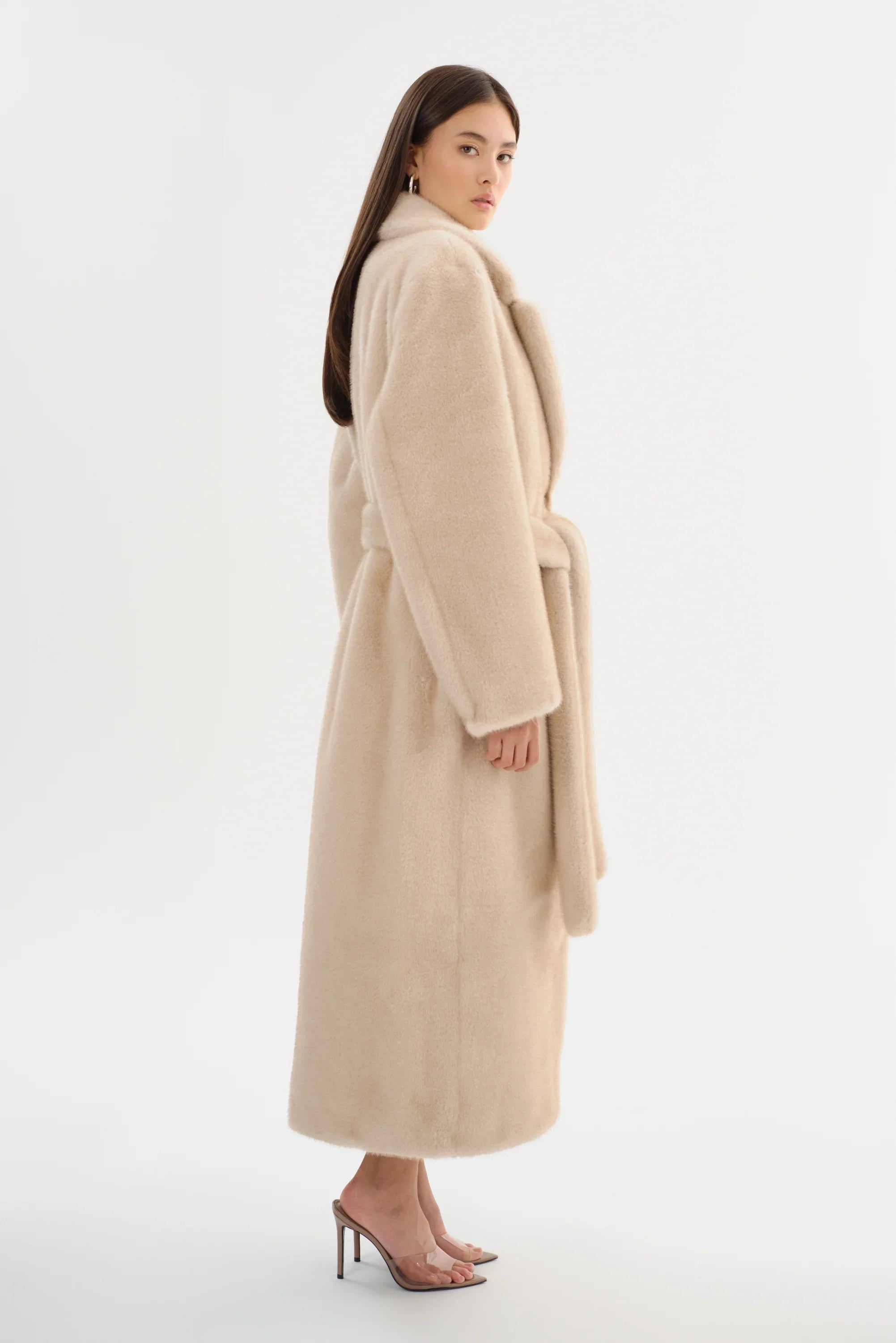 LAMARQUE-Darelle-Oversized-Faux-Fur-Coat-Angora