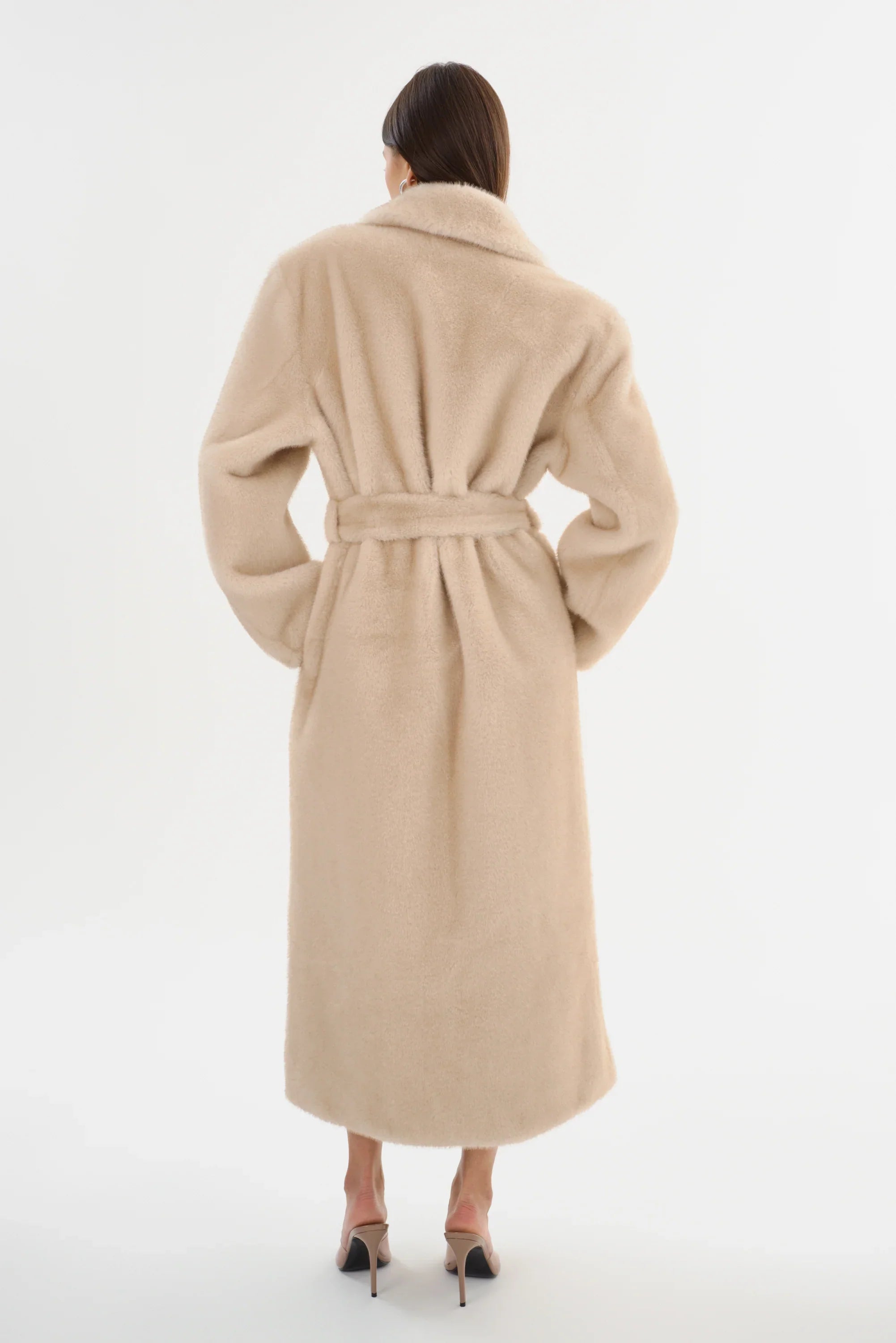 LAMARQUE-Darelle-Oversized-Faux-Fur-Coat-Back