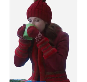 Noelle-Anna-Kendrick-Red-Jacket