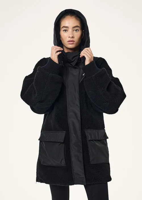 Pe-Nation-District-Jacket-In-Black