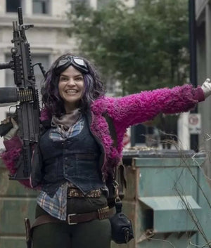 The-Walking-Dead-Pink-Jacket-Girl