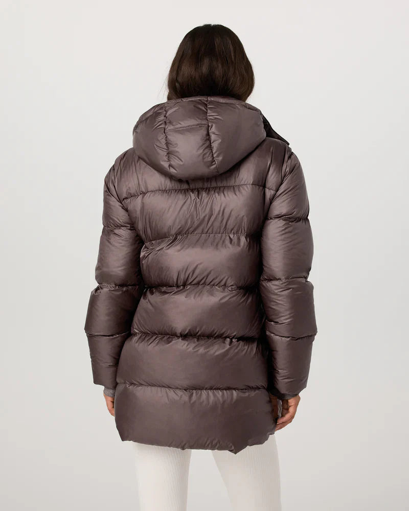 Vuori-Women-Coordinate-Long-Down-Jacket-Back